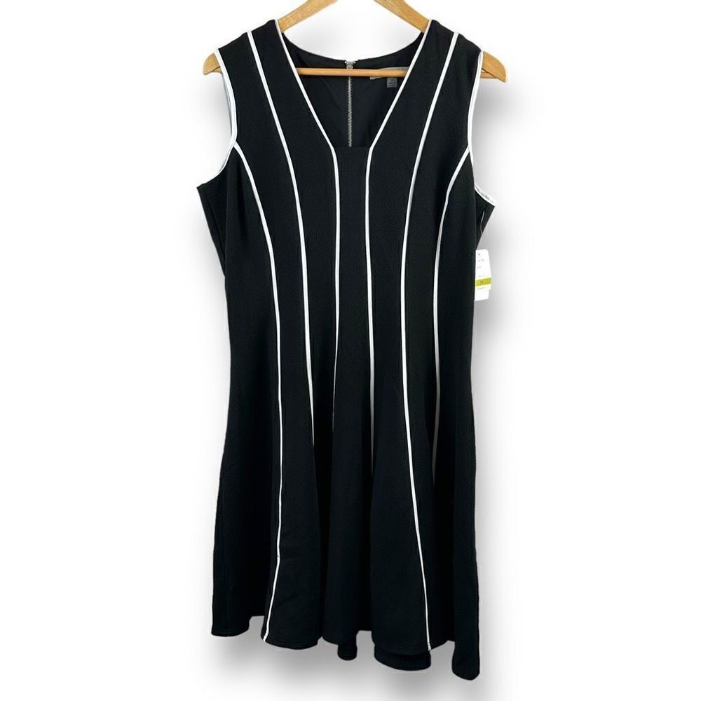 Danny‎ and Nicole Black and White Stripe Sleeveless Fit and Flair NWT Dress Size